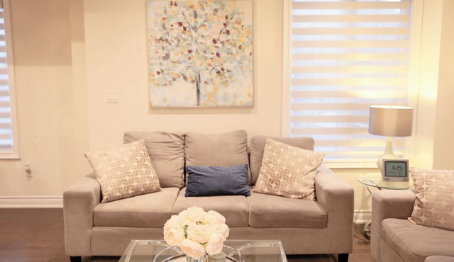 🌟 The Rouge Retreat: A Luxe Getaway in Markham 🍃✨n