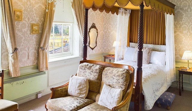 The Rowley Manor Hotel