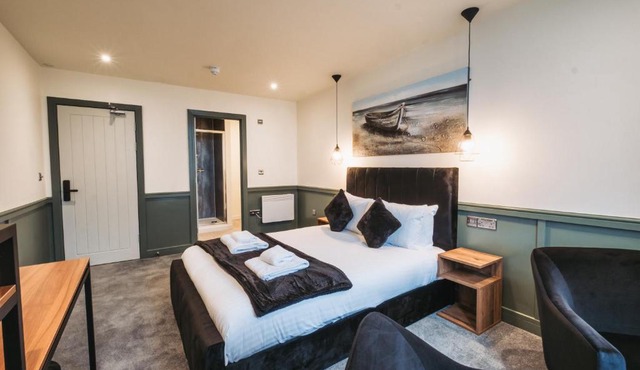 The Royal Bar & Shaker