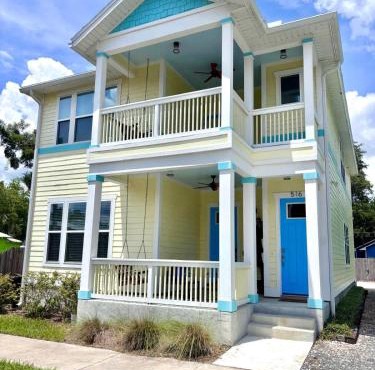 The Royal Cypress Suite Near UF Shands Downtown