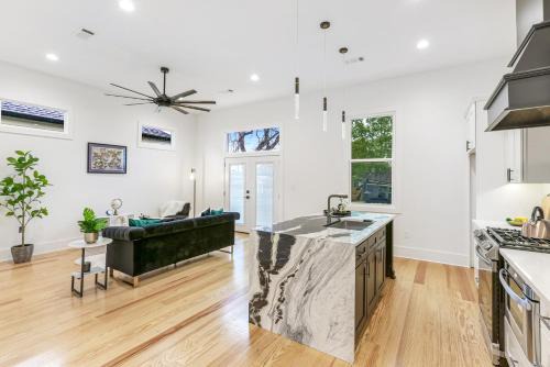 The Royal Haus NOLA 3 Bed Beauty