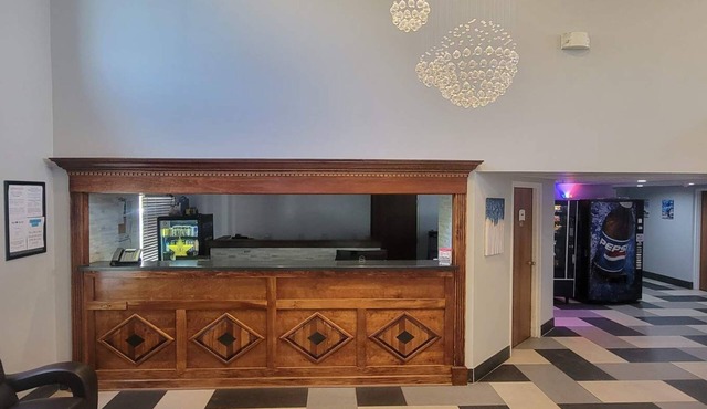 The Royal Inn & Suites