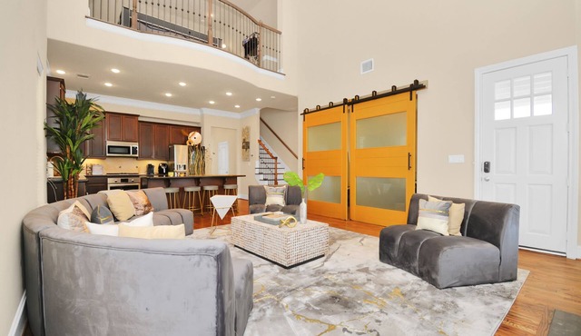✵The Royal Retreat✵|BIG Luxe home w/Pool Table/Arcade