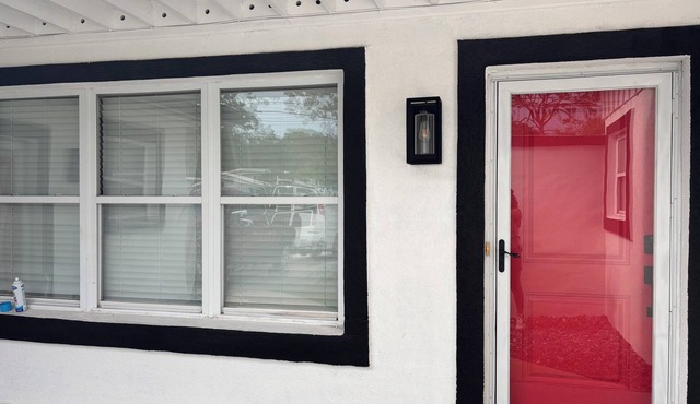 The Royal Retreat – Peaceful 3BR Getaway Just minutes from downtown Jacksonville