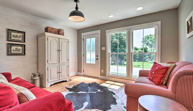 'The Ruebling House' Historic Defiance Apartment!