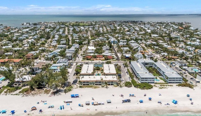 The S 2a 1 Bedroom Villa by RedAwning