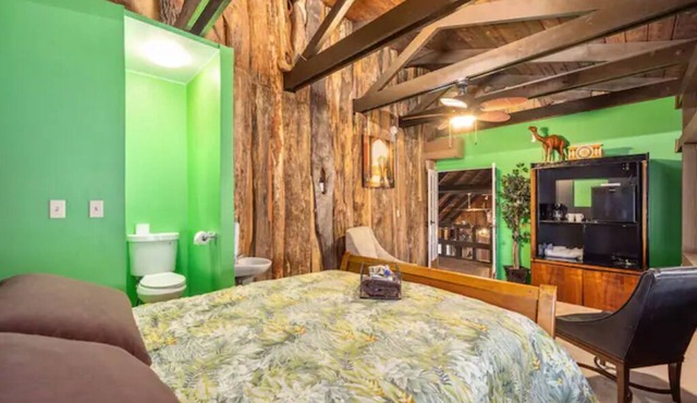 The Safari Room at the Great Lodge