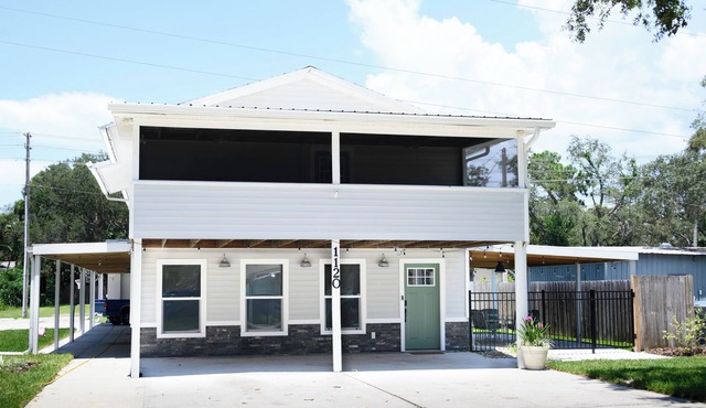 The Safety Harbor Hideaway: a spacious 4-bedroom house in charming Safety Harbor