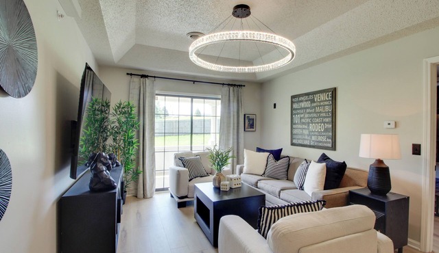 The Saint Hotel: Boutique Suite Near Overland Park