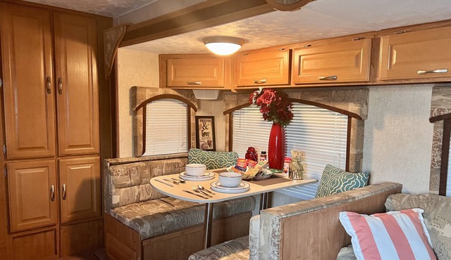 The “SALEM” Hidden Gem, 5 beds / 2 Bd, Vacation RV
