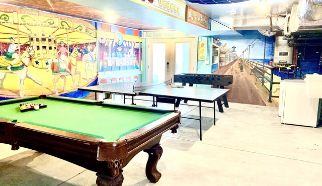 The Salt Life At Seaside-8 bedroom 3 bath, with gameroom and rooftop deck!