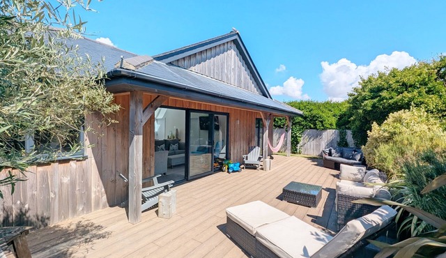 The Salt Shack - Bracklesham - a bungalow that sleeps 6 guests in 3 bedrooms