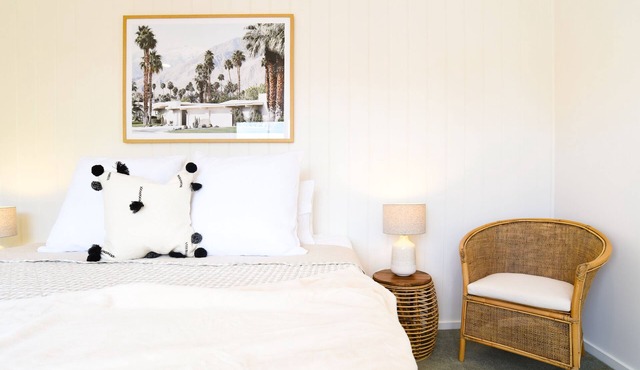 The Salt Shack, Mallacoota, Victoria, 4 spacious bedrooms, beautiful views!nn