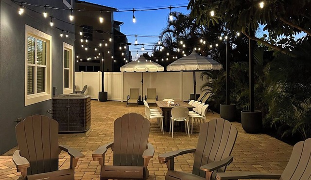 The Saltwater House - Space Coast townhouse only 1/2 a mile from the beach