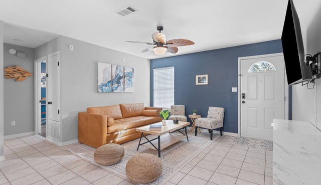 The Salty Breeze Beach House ~ 15 mins > Navarre & Pensacola Beach