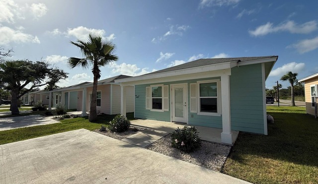 The Salty Breeze Cottage at The Oasis