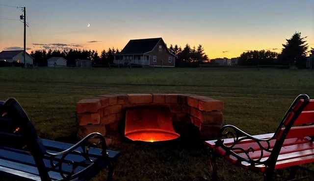 The Salty Hook close to Thunder Cove Beach