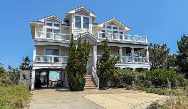 The Salty Lab - Beautiful Ocean & Sound views in this 5 BR "Dog Friendly" home!