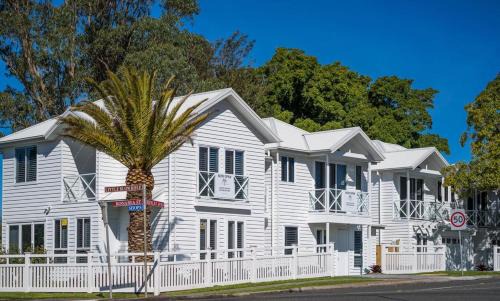 The SALTY PALMS Luxury Beach Houses