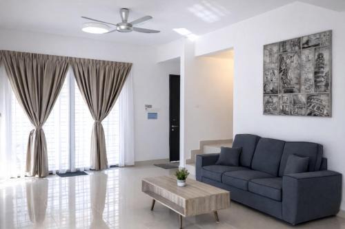 The Sam's Homestay Johor Bahru with KTV BBQ Netflix