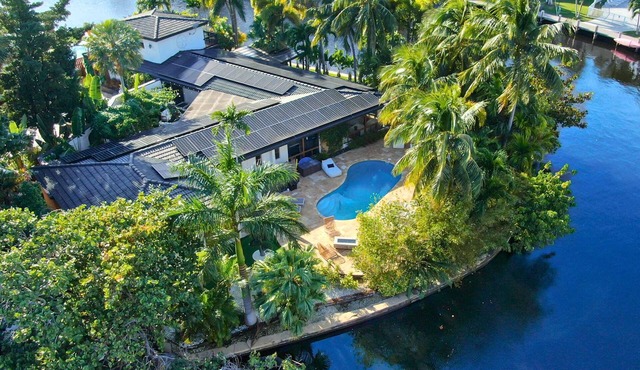 The Sanctuary, 5BDR Heaven Watrfrt w/heated pool