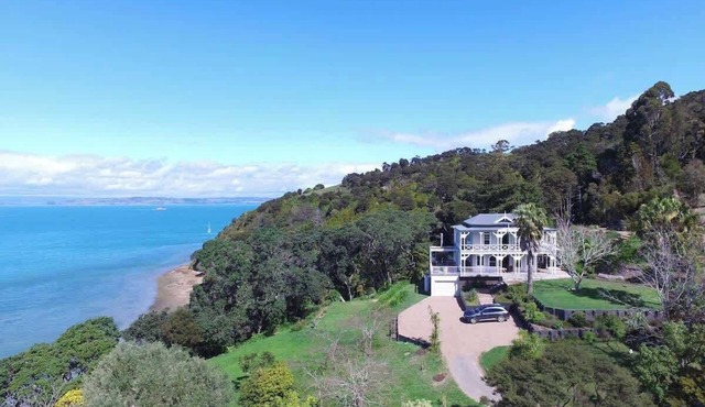 The Sanctuary - Oneroa Views