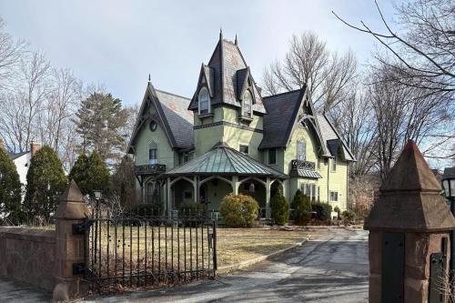 The Sanctuary on Washington