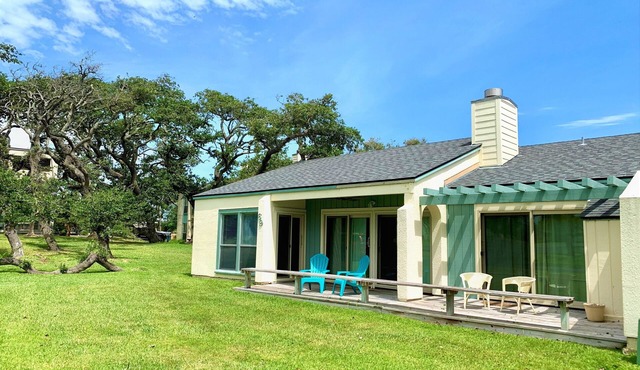 The Sand Piper-Pier, Pool, Bay View & Boat Launch