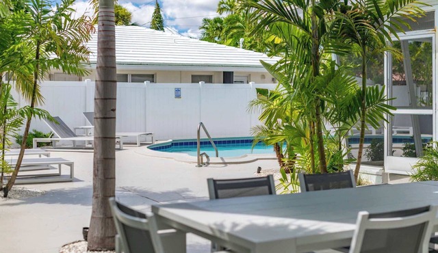 The Sandbar|Walk To Beach|Fire pit + Pool