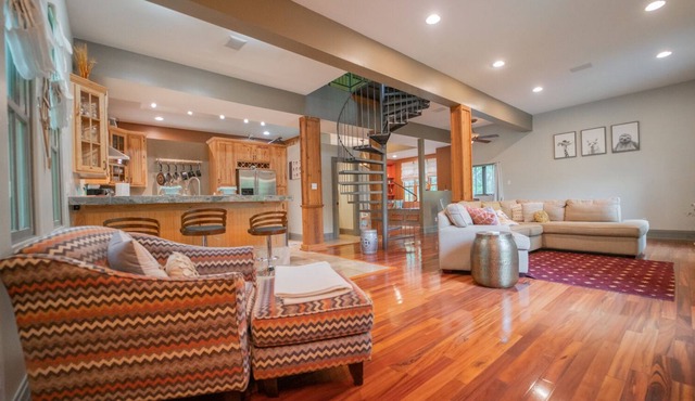 The Sandcastle, Hot Tub Open Year Around, Fire Pit, Walk to the Beach