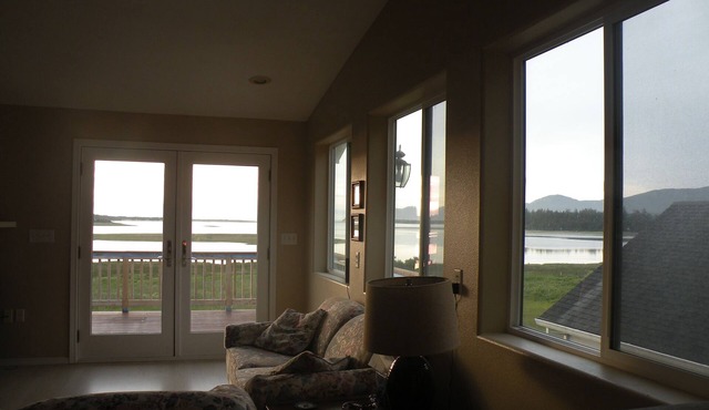 'The Sandlake View-Birding, Storms, Beach