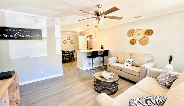 The Sanford house/East Athens! 10 mins to town! PETS! Weekly discounts! MASTER!