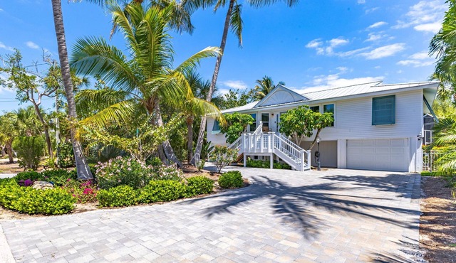 The Sanibel Yachtsman