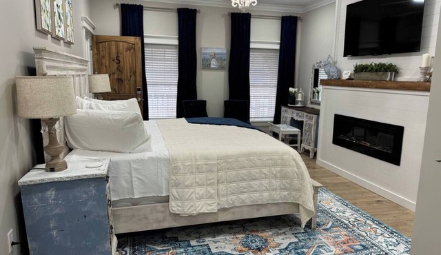 The Sapphire and Blush Retreat- 2 Bedroom Suite #5