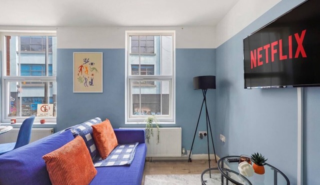 The Sapphire Suite of Central Bristol - Sleeps 6