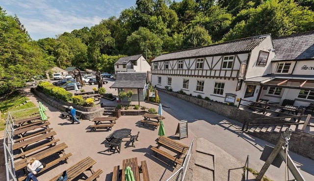 The Saracens Head Inn