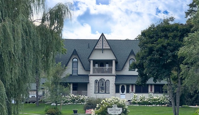 The Saucy Willow Inn and Cottages