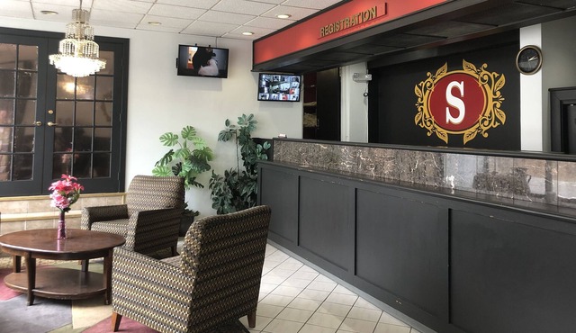 The Schenectady Inn & Suites