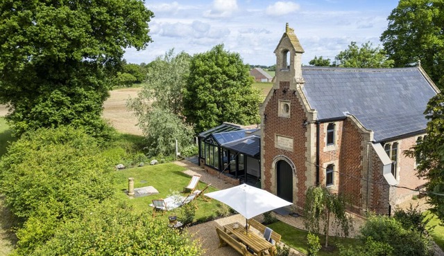 The School House - Four Bedroom Villa, Sleeps 8