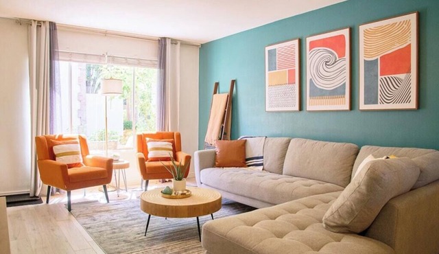 The Scott Getaway - Walkable to Old Town, remodeled space, heated pool!