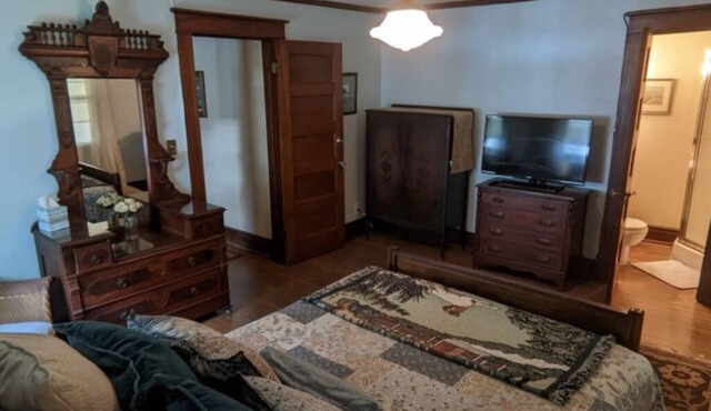The Scott Room w/queen bed