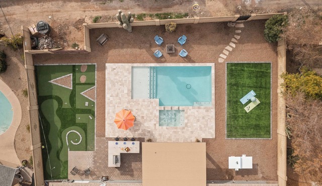The Scottsdale Playhouse | Pool & Putt Putt Course in OldTown
