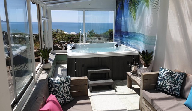 The sea captains house, with stunning views over Barmouth. Sleeps 12, Hot tub +