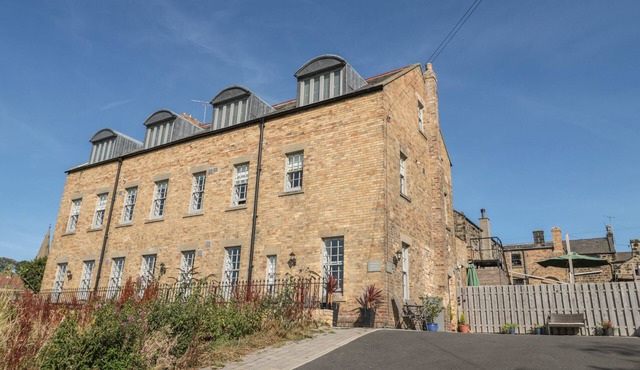 THE SEA CHEST, family friendly, character holiday cottage in Alnmouth