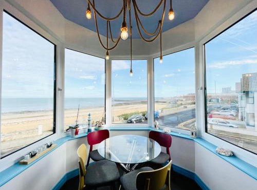 The Sea Deck Apartment - Westbrook Bay Beach - By Goldex Coastal Breaks