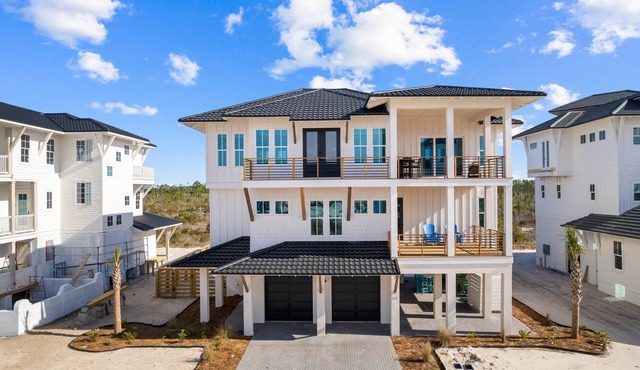 The Sea Star: Stunning Sugar Sands Home- Priv. Pool, Sleeps 18, Pet Friendly!