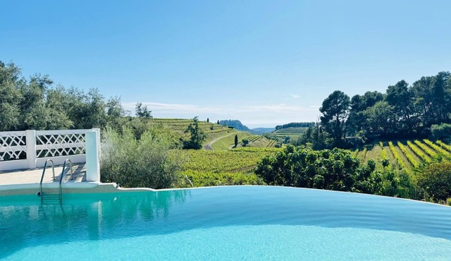 the sea while the legendary country's calm