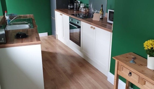 The Seaside Holiday Cottage