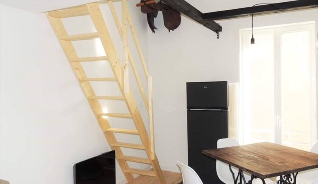 The seasonal rental stable