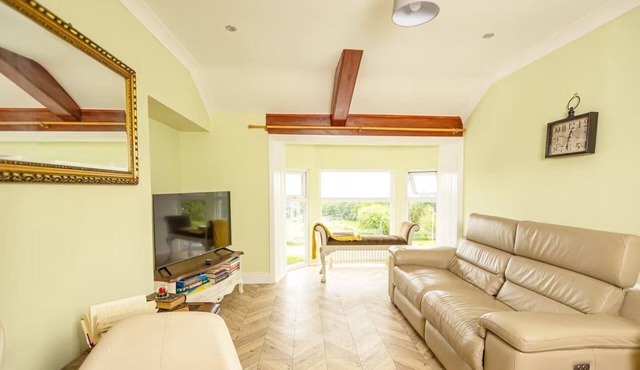 The Seaview - Panoramic Coastal Views, 2 bed South Shields Apartment